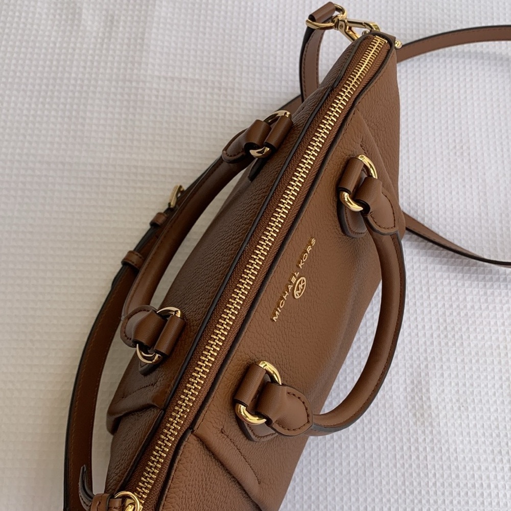 MICHAEL KORS LEATHER CROSSBODY - Picture 8 of 15